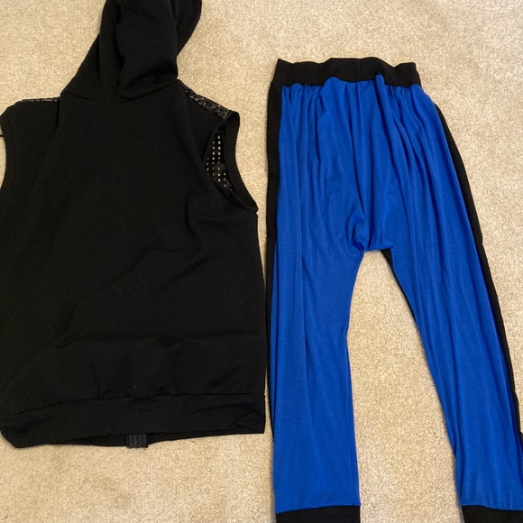 Cool funky hip hop style outfit. Also street tap.  Adult Medium. - Picture 3 of 6